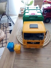 BRUDER Camion Man poubelle