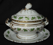PORCELAINE DE PARIS XIXème : Légumier - Saucière (décor peint main, bon état)