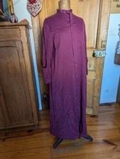 Ancienne Soutane  De Prêtre ,Eglise, pourpre , chasuble