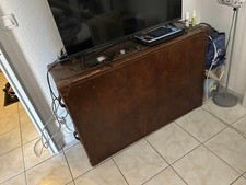 Grande malle de voyage d'époque en cuir et laiton bois massif 