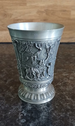Belle timbale ancienne - , en