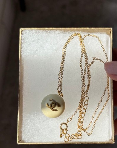 Collier ancien bouton chanel - ancien,