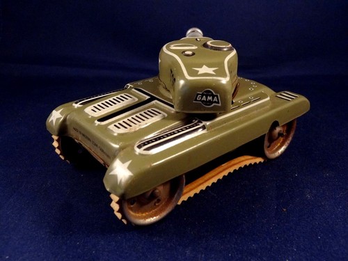 Ancien véhicule militaire