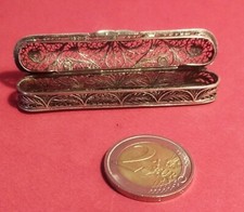 Boîte à aiguilles en