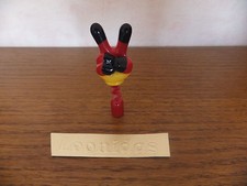 Kinder  surprise  autour du foot   S-65  rouge