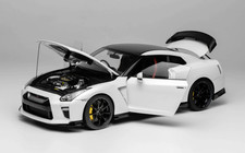 1/18 MotorHelix Nissan GTR R35