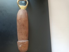 Décapsuleur érotique en bois forme phallus