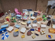 PLAYMOBIL AUTRES. ACCESSOIRES DIVERS GROS LOT. TABLES LITS DOUCHES COFFRES AUTRE