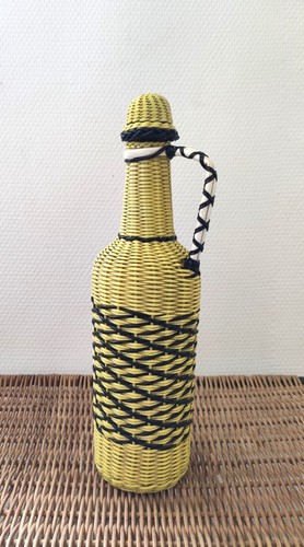 Bouteille scoubidou années - -,