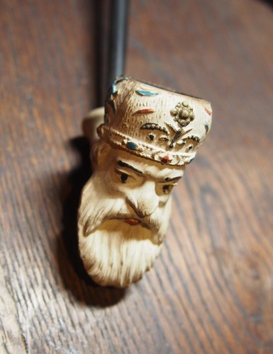 Pipe terre cuite sculptee - terre,