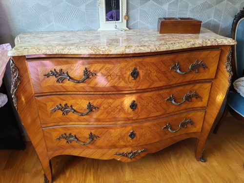 élégante commode ancienne - Élégante,