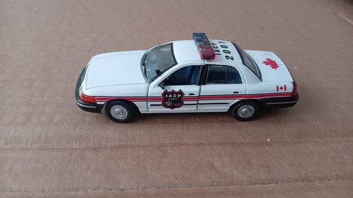 Mint edition ford crown - mint,