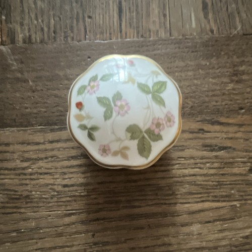 Wedgwood strawberry petite - strawberry,