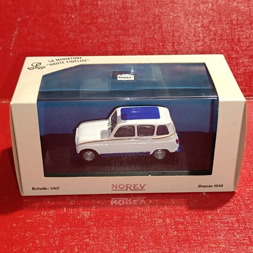 Renault jogging 1 43 - renault, r4