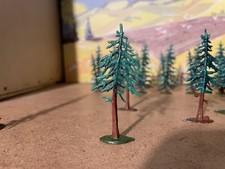Plats d'étain - Petits soldats   :  Décor :  5 SAPINS