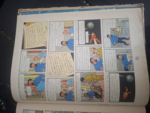 Album tintin marche sur la - sur,