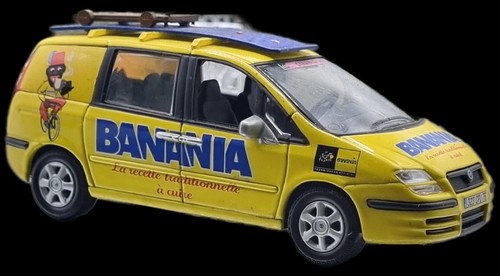 Voiture banania norev - norev, 1/43