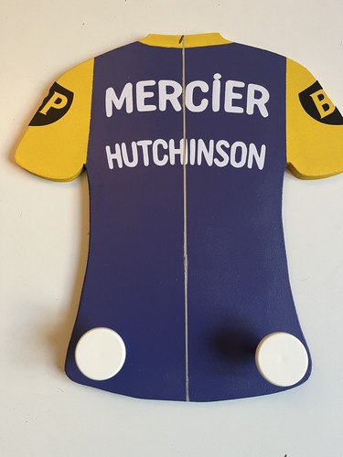 Porte manteau maillot - porte-manteau,