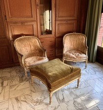 Ancienne Duchesse Brisée deux  bergères louis XVI et  un tabouret laqué