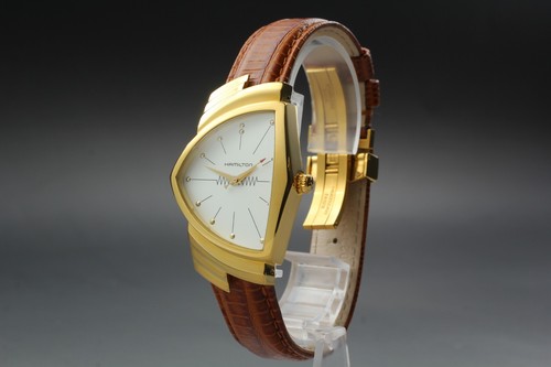 Presque comme neuve montre - [presque, neuve]