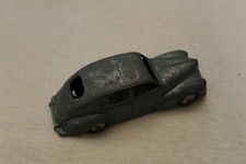 jouet voiture miniature DINKY TOYS peugeot 203  ancien vintage 10 cm
