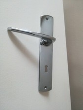 1 poignée de porte et plaque