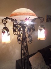 MULLER Frères, Lunéville Lampadaire coupe et trois branches en fer forgé Richard