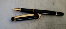 STYLO ROLLER MONTBLANC MEISTERSTÜCK EN RESINE NOIRE & FINITION PL. OR 18 CARATS