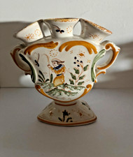 Vase Pique-Fleurs en Faïence ancienne Vieux Moustier  