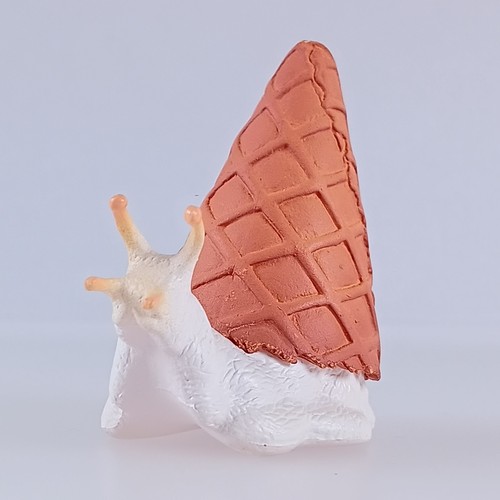 Figurine ice cream snails - ice,