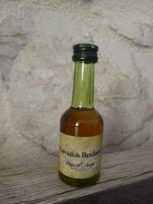 Mignonnette bouteille Calvados  Boulard 3 cl pleine non ouvert