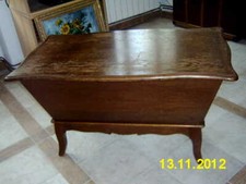 COFFRE ou MAIE dite Huche des comtois ou pétrin  en chène