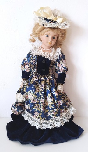 Superbe poupée ancienne