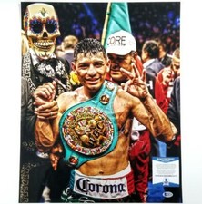 Abner Mares signed 16x20 Photo