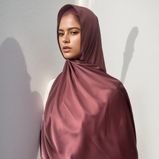 Femme Musulmane Satin Wrap
