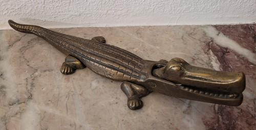 Rare casse noix crocodile - casse,