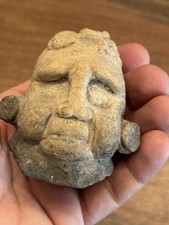 Curieuse Tête Terre Cuite