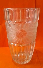 Vase en Cristal Art Déco des années 1970 décor tournesol Ht 20,5 cm Poids 1kg500
