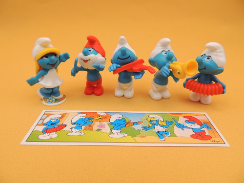 Kinder surprise schtroumpfs - kinder,