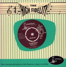 Haute Fidélité Addicted À Un T.V. 7" Vinyle UK Plastique Recordings 1997 Découpe