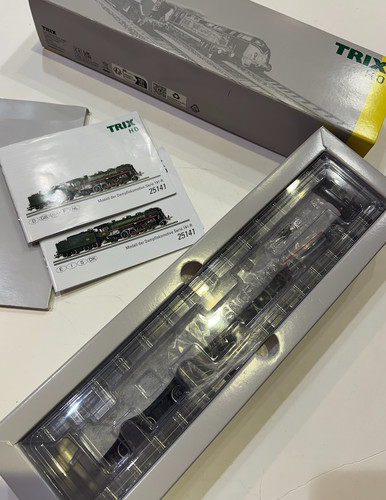 Trix 25141 locomotive - trix,