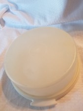 Tupperware Pie Cake Taker