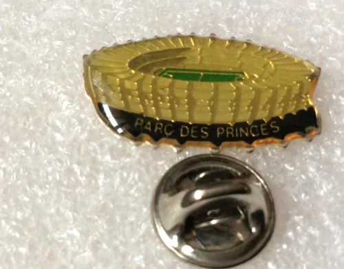 Pin vintage football - pin's,