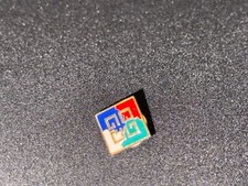 (X) PINS BADGE ENAMEL VINTAGE COLLECTION LUXE PARFUM LOGO GIVENCHY