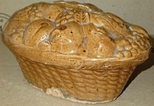 ANCIENNE TIRELIRE à CASSER en forme de corbeille a fruit céramique