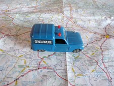 Renault 4 L Fourgonnette Gendarmerie Ancien Norev France  1/43 en plastique