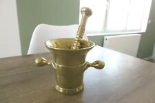 Ancien mortier en bronze avec