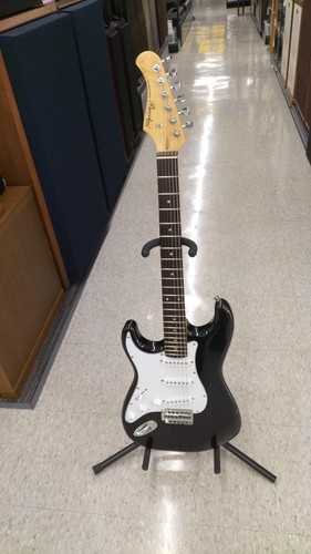 Guitare gauche bacchus - gauche,