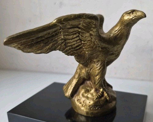 Mascotte automobile aigle jean - aigle,