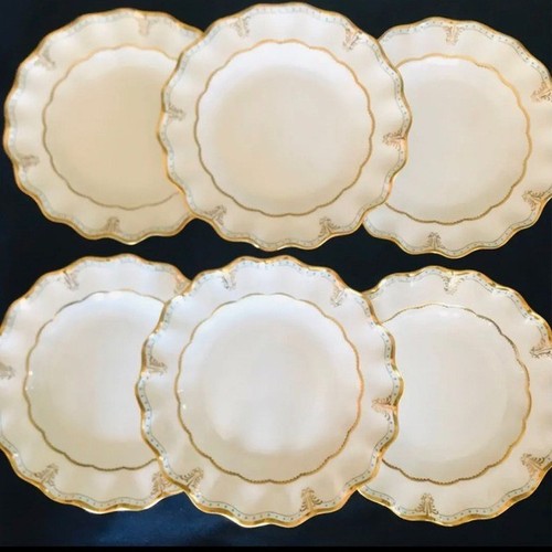 Ensemble assiettes à - de,